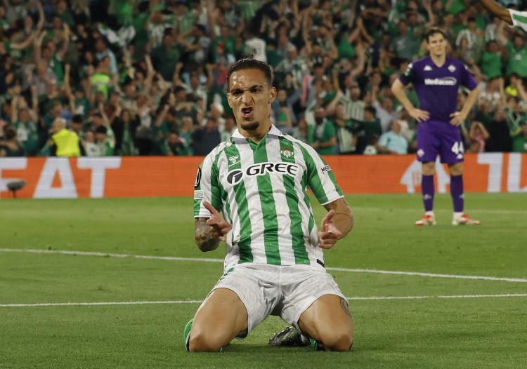 华体会app下载入口-罗马诺：贝蒂斯仍有信心完成安东尼交易，正在等待曼联同意