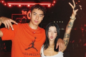 又来撒狗粮啦！李添荣女友晒近照：帅哥聚会