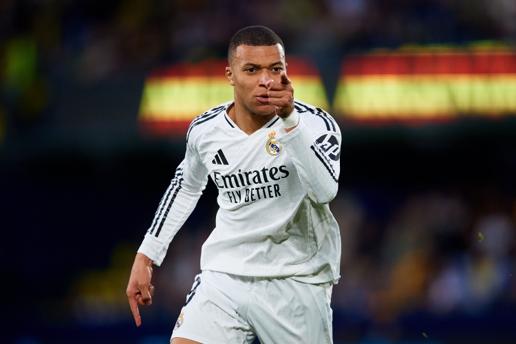 华体会 hth-波切蒂诺:姆巴佩在巴黎时一直心向皇马,眼里闪烁着对皇马的渴望