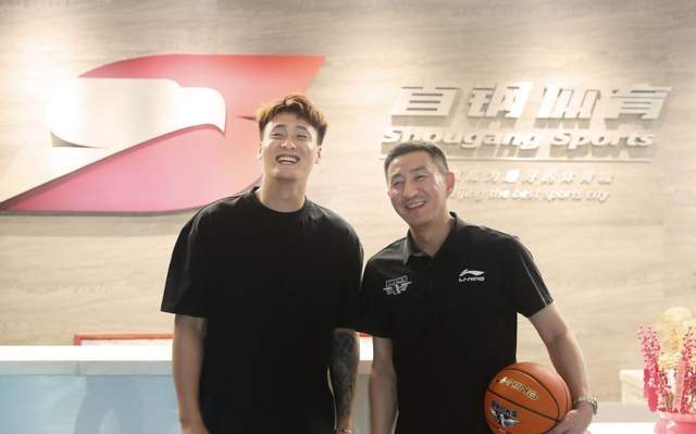 下载-媒体人:张镇麟加盟上海的转会费不菲,赵睿连他的一半都不到