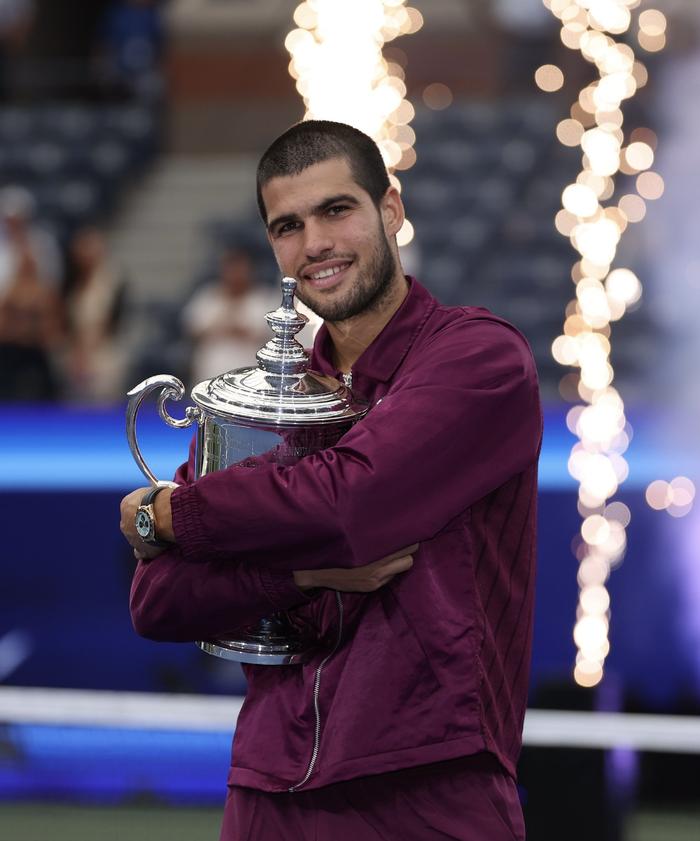 阿尔卡拉斯退出戴维斯杯引热议,队长费雷尔表态向前看