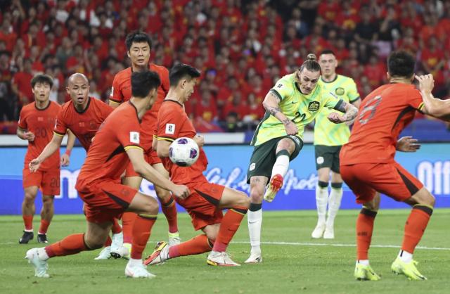 华体会 hth-王勤伯：远看国足，就像一群没吃饱饭的人