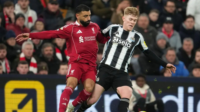 下载-萨拉赫对阵纽卡斯尔老将的一次动作引发警钟|穆罕默德·萨拉赫|利物浦|特里皮尔|史蒂夫-尼科尔|穆罕默德-萨拉赫_新浪体育_新浪新闻