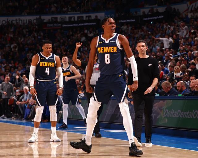 大学场均3.3分的糙哥们，也能拿周最佳？