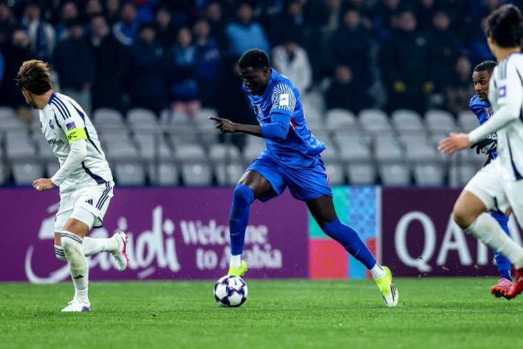 华体会app下载入口-2026赛季中超前瞻:争冠集团阵容庞大,“闯入者”雄心勃勃!