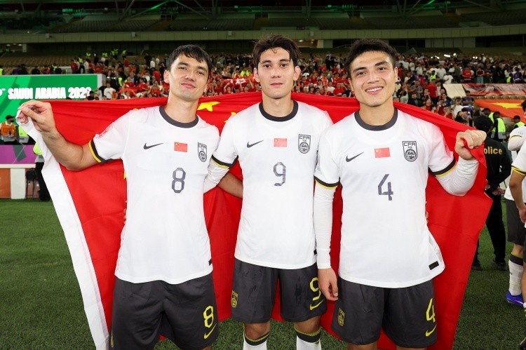 华体会app下载入口-2026赛季中超前瞻:争冠集团阵容庞大,“闯入者”雄心勃勃!