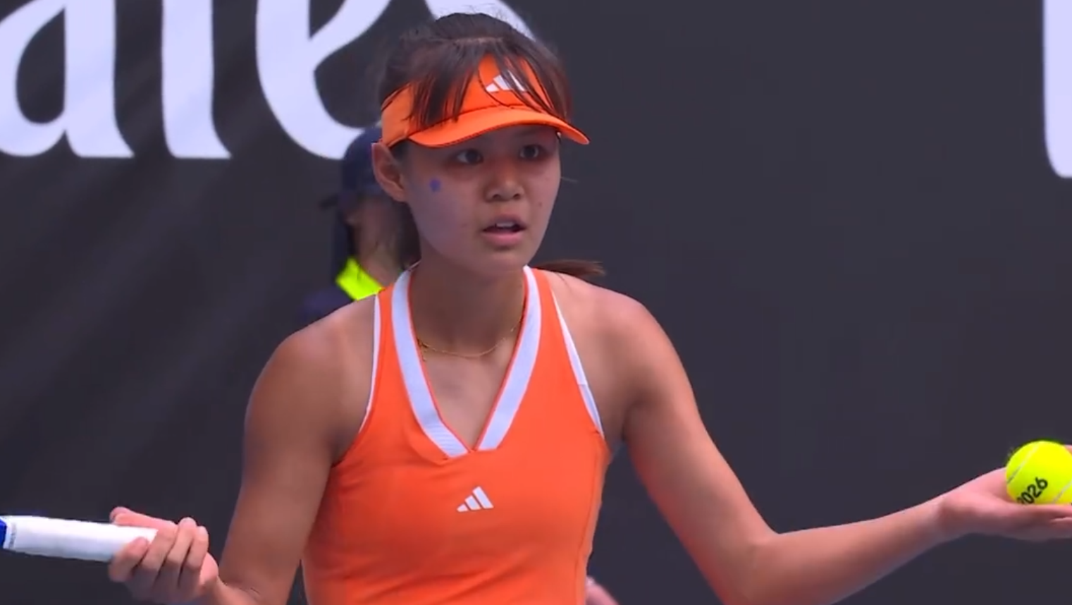 华体会 hth-2-0夺15连胜!中国网球15岁天才少女进8强:边哭边扫追赶郑钦文?